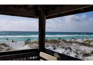 Gulf Winds East Townhouse. 2 minute walk to private beach