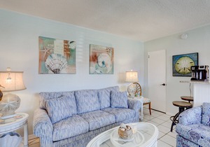 🐚 Gulf Winds Ground-Floor Condo — Beachy Vibes & Easy Access