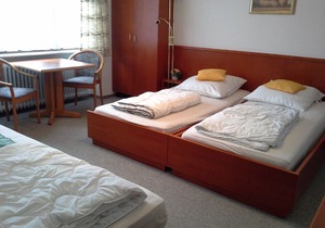 Höddelbusch Typ B - Eighteen Bedroom Hotel, Sleeps 30