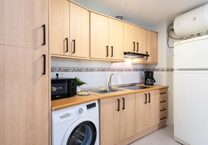 H2M Capuchinos French Balcon,parking,WiFi,Aircon