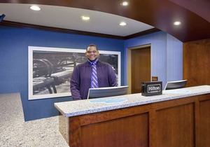 Hampton Inn Hartford Airport
