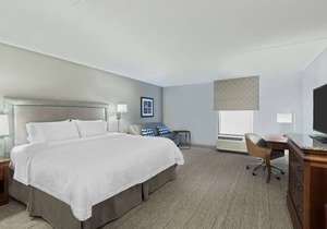 Hampton Inn Hartford Airport