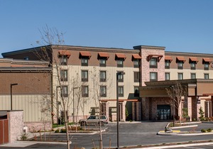 Hampton Inn & Suites Astoria