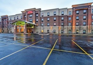 Hampton Inn & Suites Detroit-Canton