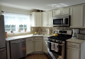 HAMPTONS RETREAT *POOL & HOT TUB*