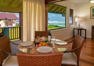 Hanalei Colony Resort E3 -on the beach, gorgeous inside, beautiful ocean view