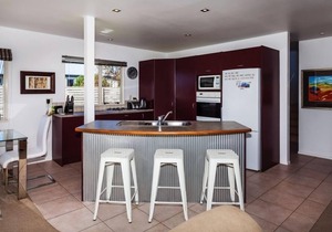 Happy Hour - 24/7 - two minute walk to the beach