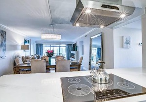 Harbor Towers, 4th Floor, Modern with Den