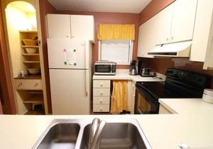 Harbour Oaks Condo Pool + Patio Walk to Pier Village