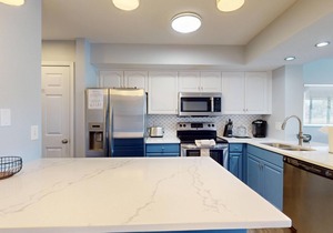 Harbour Point 918 ~ Stunning Lakefront View ~ Newly Remodeled Kitchen