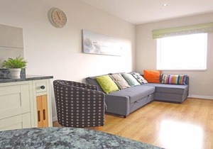 Harbour View 2 - an apartment that sleeps 4 guests in 2 bedrooms