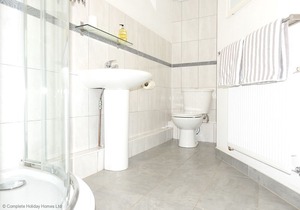 Harbour View 4 - an apartment that sleeps 8 guests in 4 bedrooms