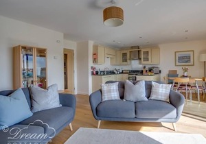 HARBOUR VIEW APARTMENT in West Bay