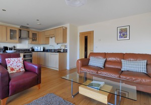 HARBOUR VIEW, family friendly, country holiday cottage in West Bay