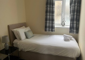 Harbourside 1 - Two Bedroom Apartment, Sleeps 4