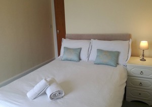 Harbourside 2 - Two Bedroom Apartment, Sleeps 5