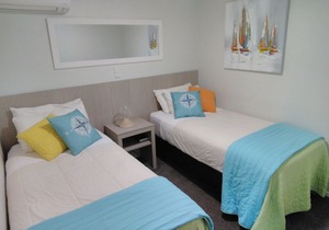 HARBOURSIDE GETAWAY!!!
