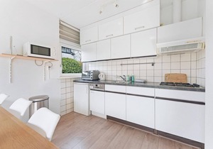 Haringvliet 11 is a cozy, light holiday home located in the front part of the North Sea Park.
