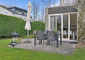 Haringvliet 11 is a cozy, light holiday home located in the front part of the North Sea Park.