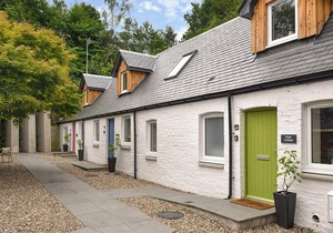 Harris Cottage - UK40056