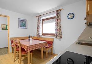 Haus Aue - Apartment 3 with Mountain View & Wi-Fi