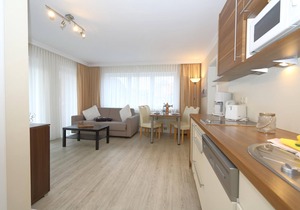 Haus Sarah 5 is located directly on the beach in the heart of Westerland. The beach crossing to Westerland's central beach is about 200 meters away. The house has 8 modern and comfortably furnished vacation apartments for.