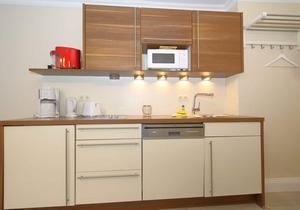 Haus Sarah 5 is located directly on the beach in the heart of Westerland. The beach crossing to Westerland's central beach is about 200 meters away. The house has 8 modern and comfortably furnished vacation apartments for.
