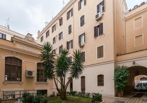 HC - Sunny Apartment in Testaccio!
