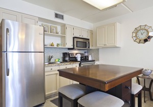 Hear the Waves from Beachfront Florence I #402! Dog-Friendly!