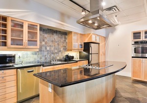 Heart of downtown Toronto, furnished 1 BR Luxury Suite