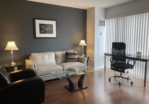 Heart of downtown Toronto, furnished 2 BR Deluxe Suite