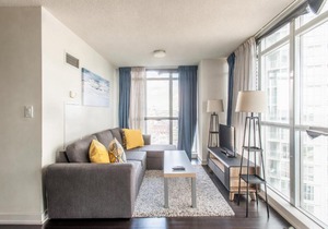 Heart of Toronto - Sleeps 6 - Parking