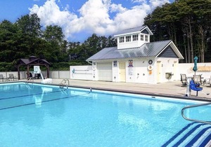 Heated Pool - Pool is open! Cottage #6 at DollyBrook just minutes from Saugatuck