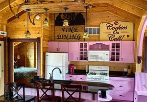 Heated Pool - Pool is open! Cottage #3 just mins from Saugatuck