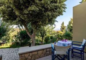 Heliopetra studios group accomodation