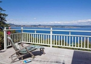 Hello House - Acacia Bay Holiday Home