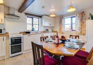 Hendre - Three Bedroom House, Sleeps 5