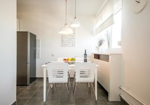 Hendrix Bridge Apartment