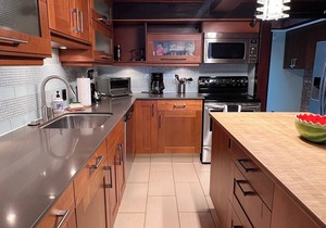 Heritage Gastown Loft w/Hot Tub & Steam Room