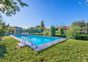 Hibiscus - Three Bedroom Villa, Sleeps 4