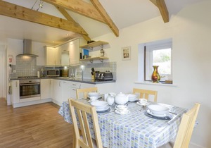 HIDEAWAY BARN, with a garden in Charlestown