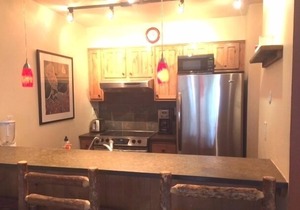 High End Condo Just steps from the Slopes, Private Hot Tub