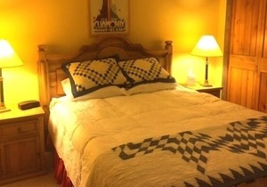 High End Condo Just steps from the Slopes, Private Hot Tub