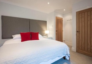 High Hedges Apartment C