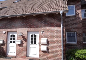 High-quality and bright: The upstairs apartment offers the fine and sat