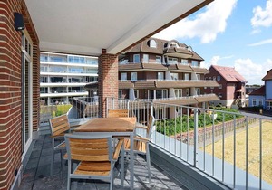 High-quality apartment on the North Sea with sunny, large loggia facing south -
