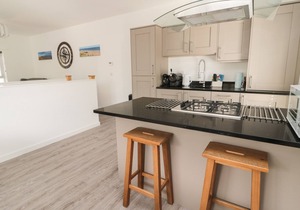 HIGH TIDE HOUSE, pet friendly, with a garden in Craster