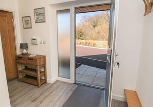 HIGH TIDE HOUSE, pet friendly, with a garden in Craster
