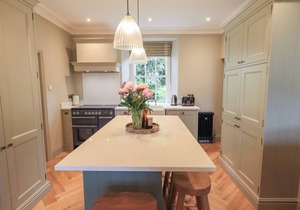 HIGH TORVER HOUSE, pet friendly, luxury holiday cottage in Torver