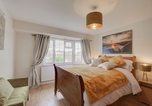 Hill Crest - Three Bedroom House, Sleeps 4